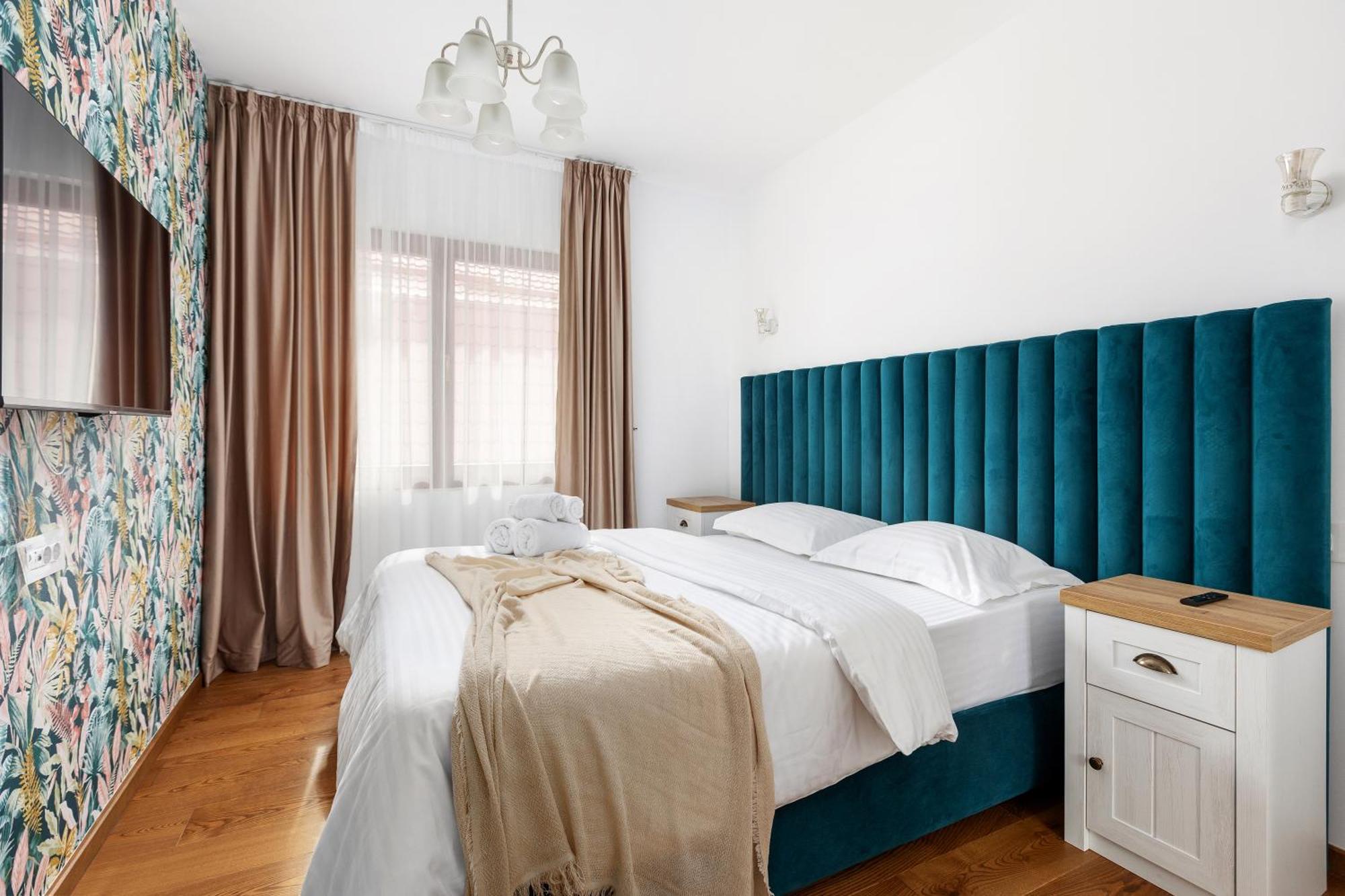 Peak Aparthotel - Old Town - By Cityhost 브라쇼브 외부 사진