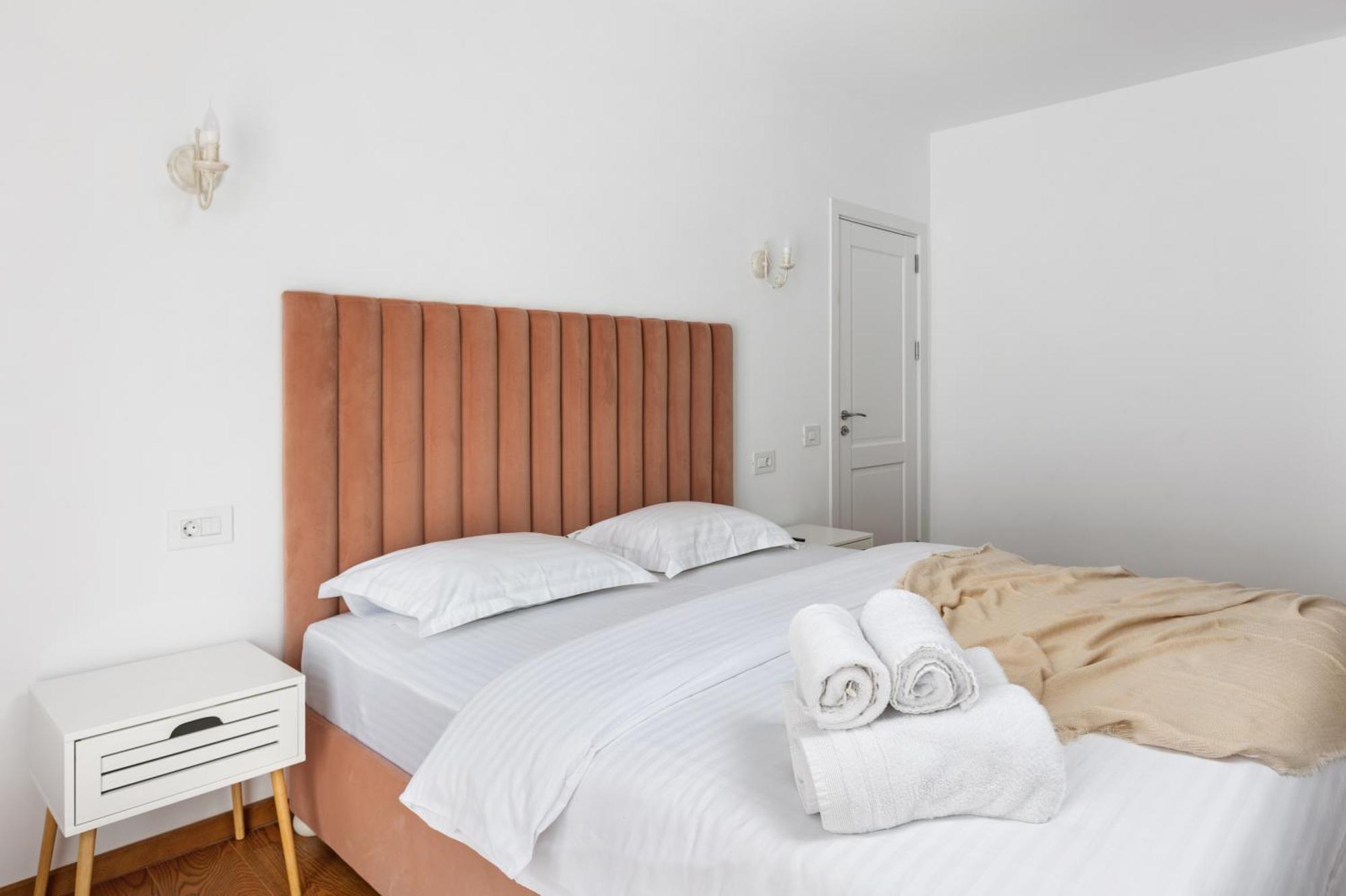 Peak Aparthotel - Old Town - By Cityhost 브라쇼브 외부 사진